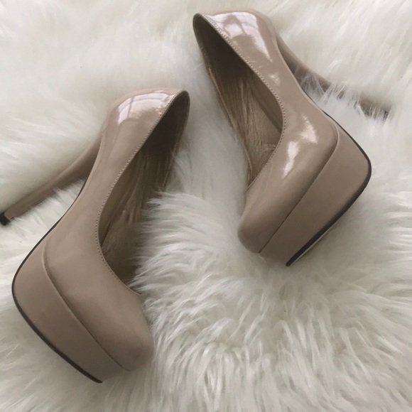 Shoes - 💗5/$25 Nude Platform Pumps